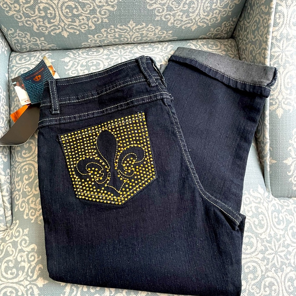 Dereon Beyonce cropped jean shorts size 7/8 NWT